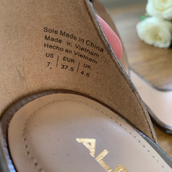 NWOT Aldo strappy silver sandals w/glassy accents - Picture 6 of 6